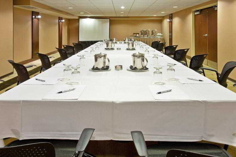 Crowne Plaza - West Loop By Ihg 3*
